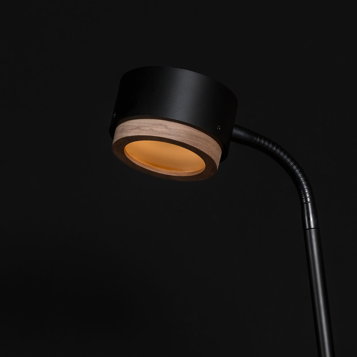 Stojacia LED lampa Jubi Wood 150 – Obrázok 3
