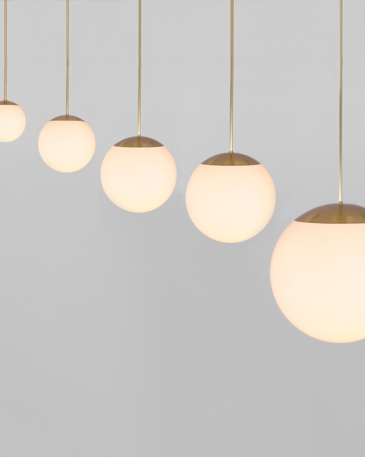 Glass Globe Opal fi 200 – dizajnové závesné svietidlo z mosadze, 5 povrchových úprav – Obrázok 4