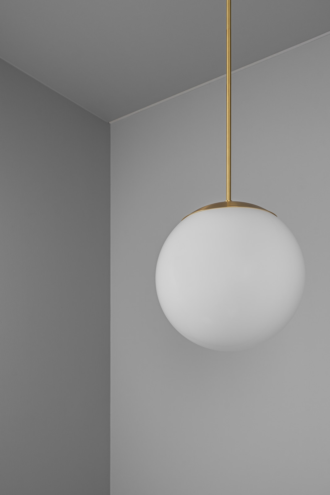 Glass Globe Opal fi 600 – dizajnové závesné svietidlo z mosadze, 5 povrchových úprav – Obrázok 7