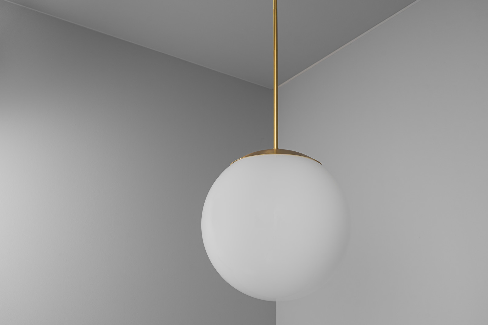 Glass Globe Opal fi 600 – dizajnové závesné svietidlo z mosadze, 5 povrchových úprav – Obrázok 6